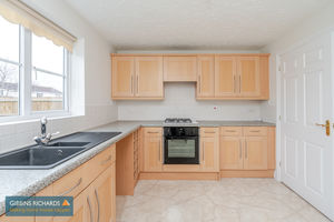 Kitchen- click for photo gallery